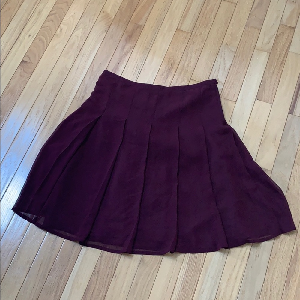 H&M maroon skirt